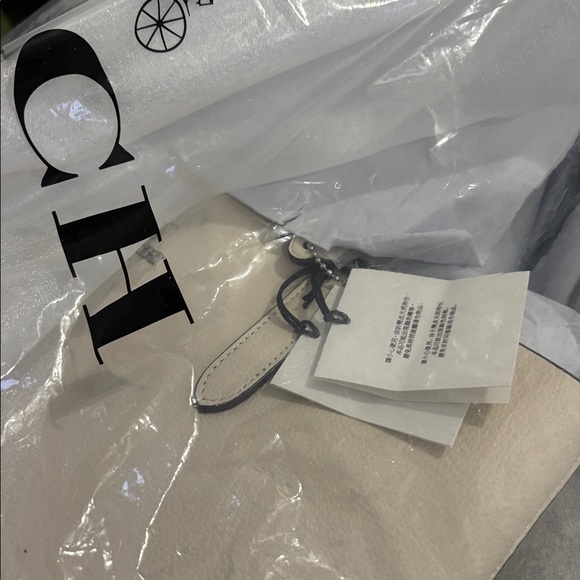 Coach Thea Tote Bag Leather Bag NWT‎ - Picture 7 of 8